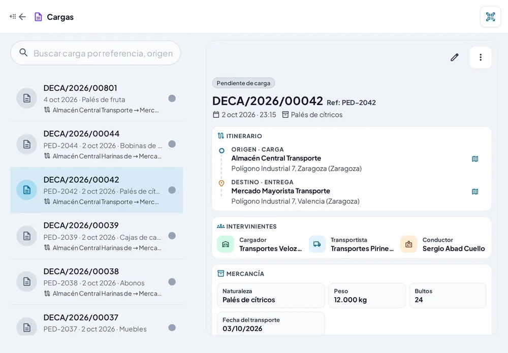 AutoPyme Logistics en una tableta: lista de cargas a la izquierda y ficha del DeCA a la derecha